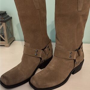 Steve Madden Tan Ankle Boots